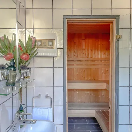 Holiday home Traumhaff - Strandhaus Am Achterwasser. Design Und Kunst Auf Usedom, Mit Kamin Und Sauna Quilitz