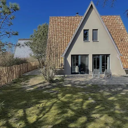 Traumhaff - Strandhaus Am Achterwasser. Design Und Kunst Auf Usedom, Mit Kamin Und Sauna