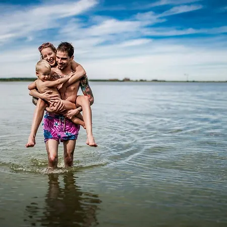 بيت للعطل Traumhaff - Strandhaus Am Achterwasser. Design Und Kunst Auf Usedom, Mit Kamin Und Sauna *