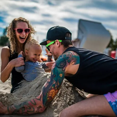 Traumhaff - Strandhaus Am Achterwasser. Design Und Kunst Auf Usedom, Mit Kamin Und Sauna * Quilitz