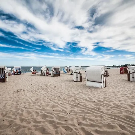 Traumhaff - Strandhaus Am Achterwasser. Design Und Kunst Auf Usedom, Mit Kamin Und Sauna *